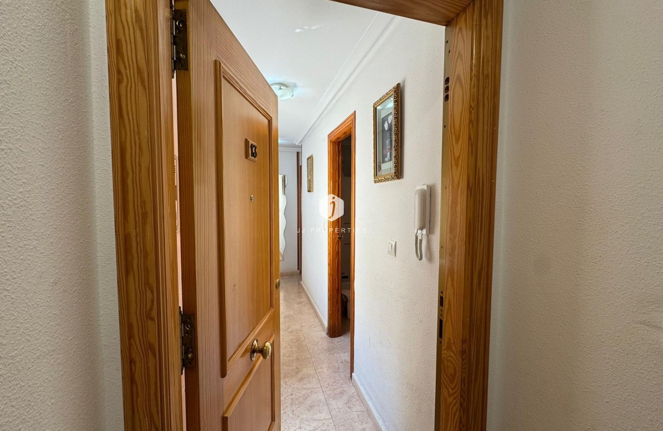 Segunda mano - Ático -
Torrevieja - Estacion de autobuses