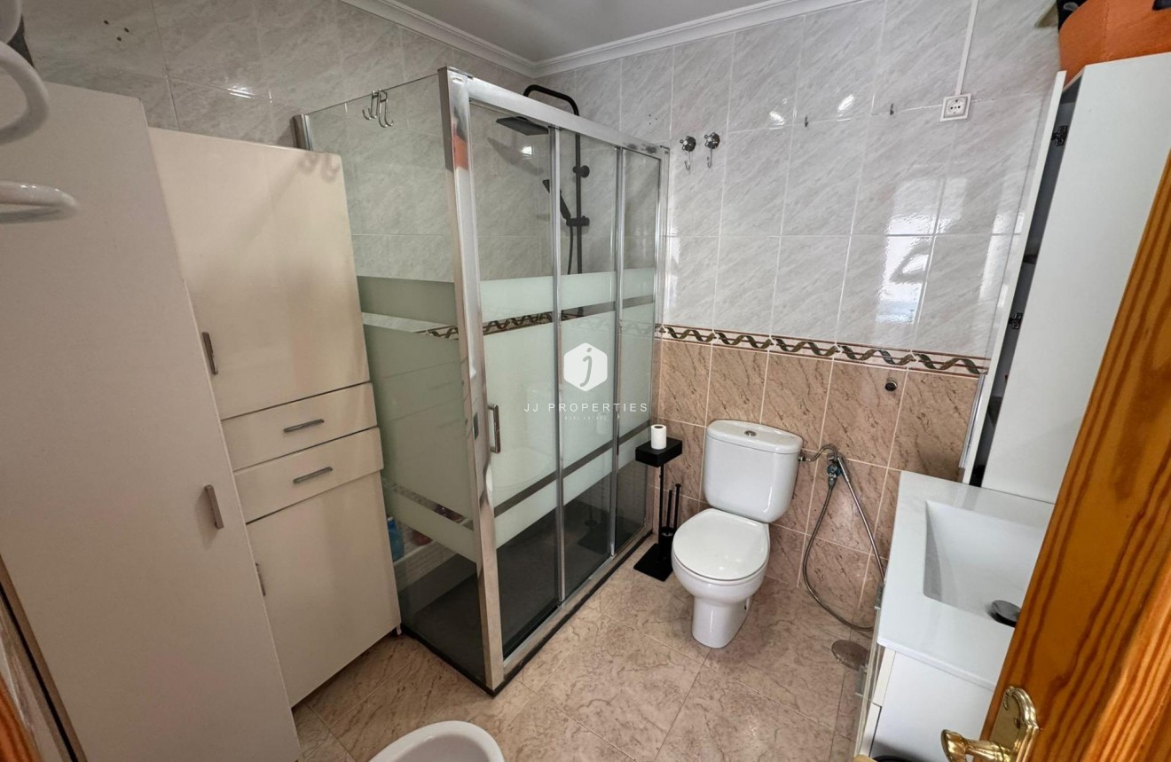 Segunda mano - Ático -
Torrevieja - Estacion de autobuses