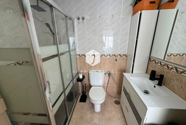 Segunda mano - Ático -
Torrevieja - Estacion de autobuses