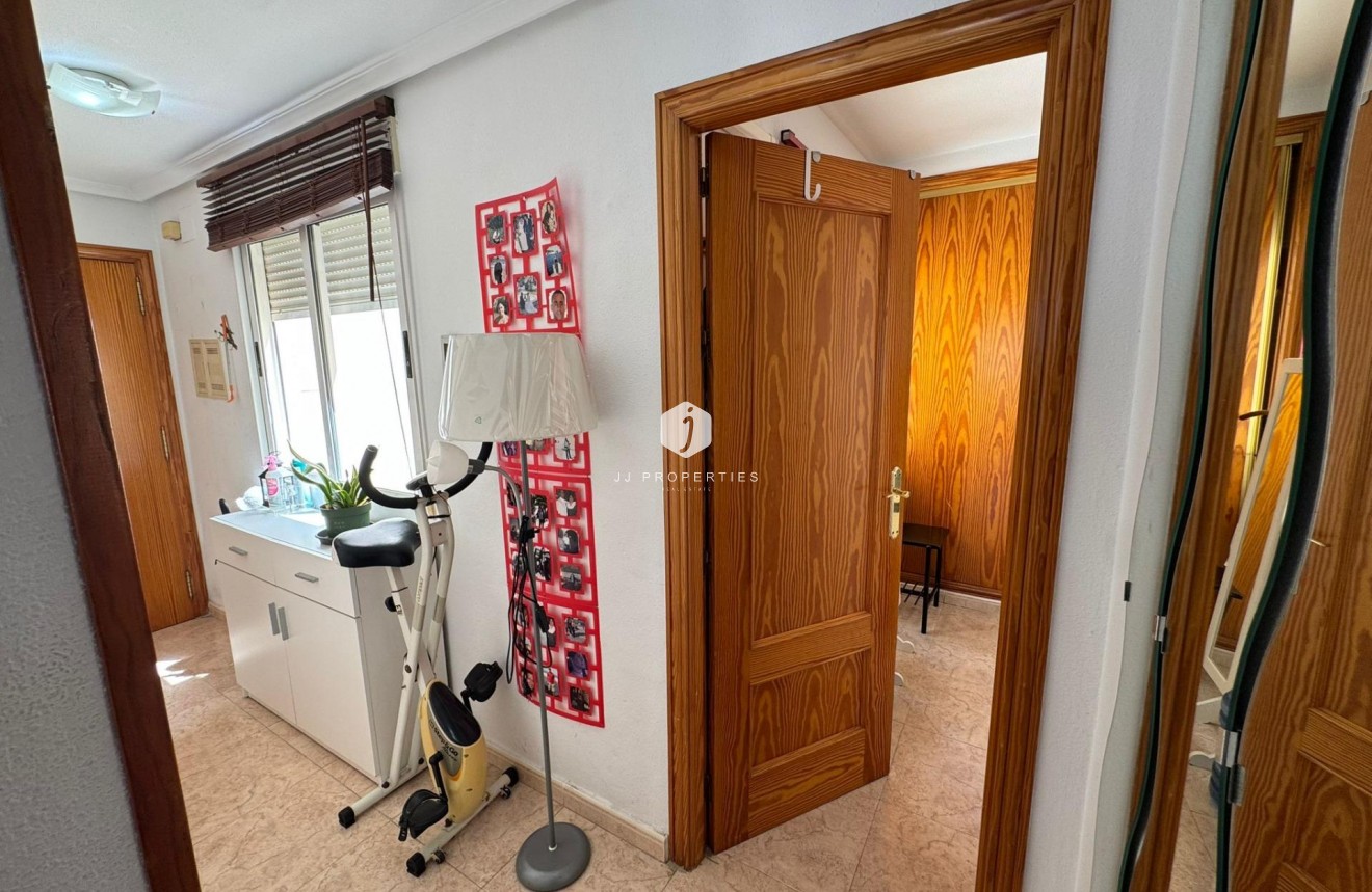 Segunda mano - Ático -
Torrevieja - Estacion de autobuses