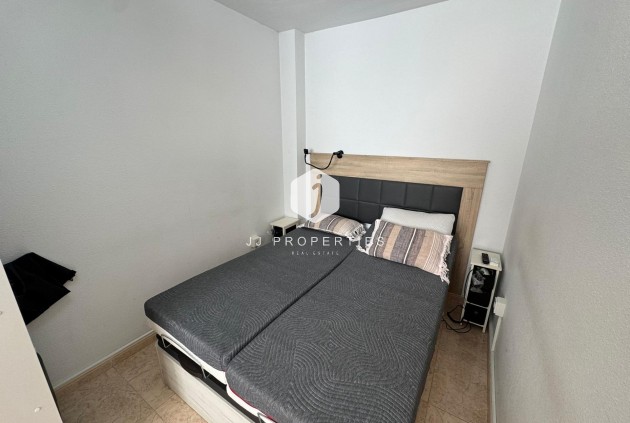 Segunda mano - Ático -
Torrevieja - Estacion de autobuses