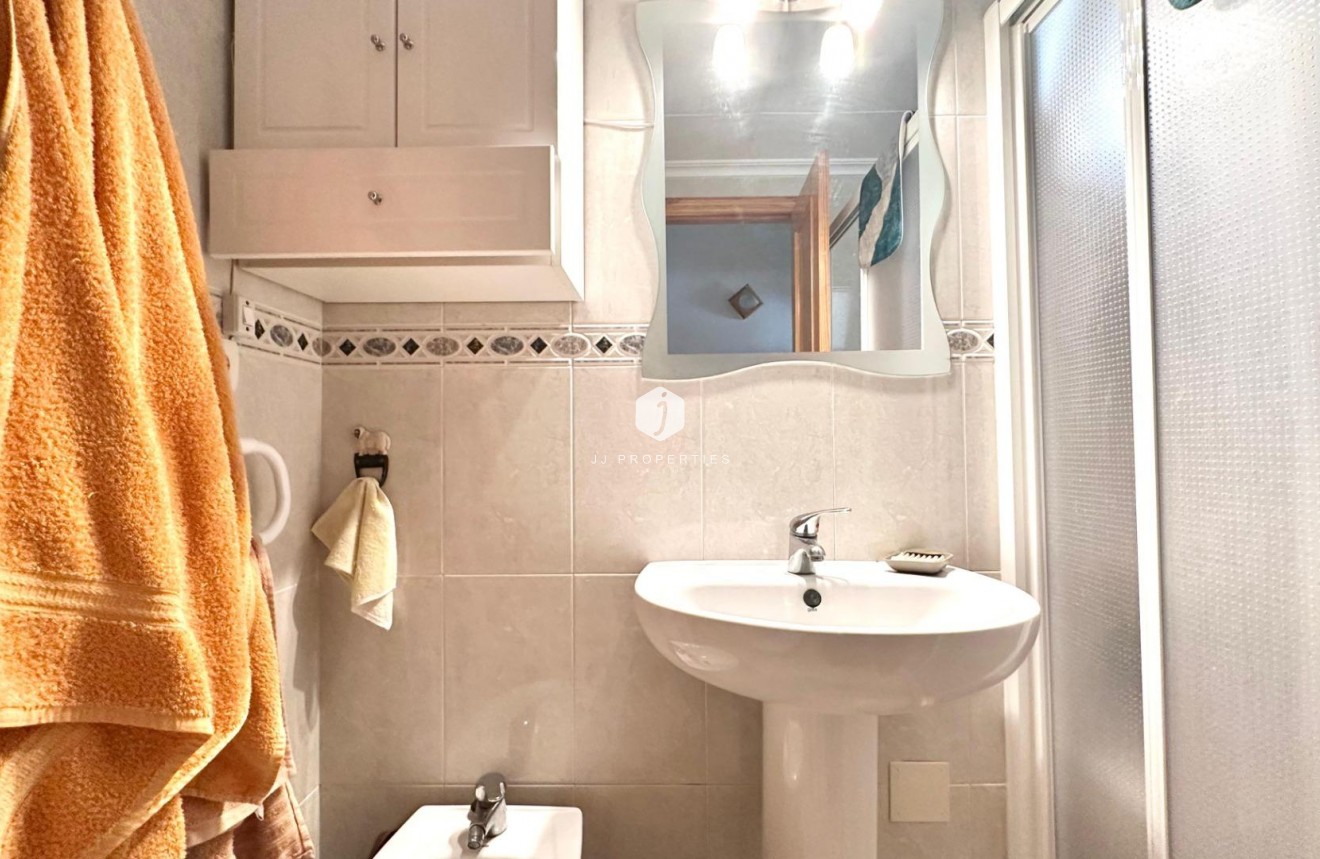 Segunda mano - Apartamento / piso -
Torrevieja - Estacion de autobuses