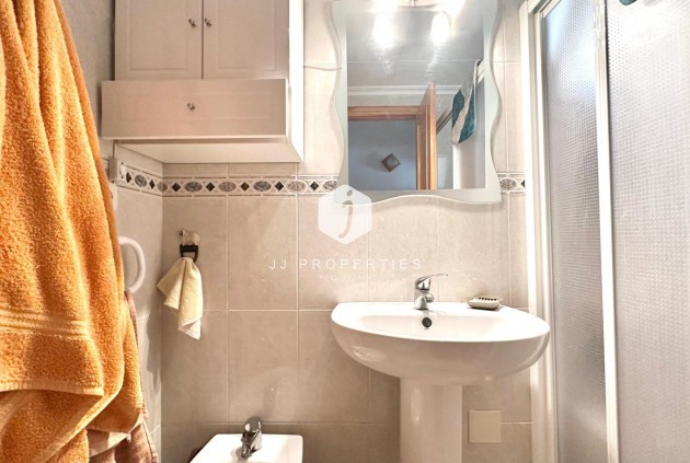 Segunda mano - Apartamento / piso -
Torrevieja - Estacion de autobuses