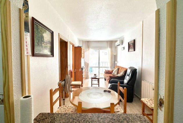 Segunda mano - Apartamento / piso -
Torrevieja - Estacion de autobuses