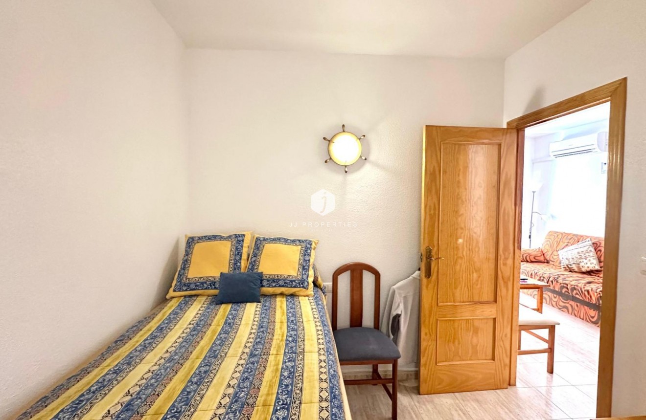 Segunda mano - Apartamento / piso -
Torrevieja - Estacion de autobuses