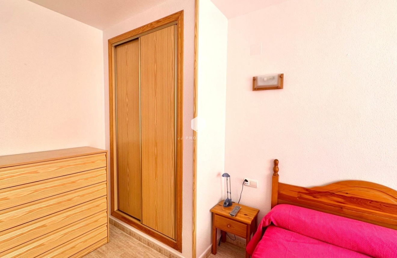 Segunda mano - Apartamento / piso -
Torrevieja - Estacion de autobuses