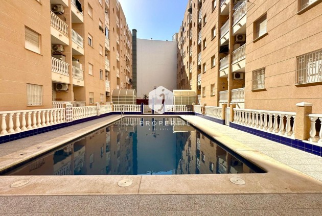 Segunda mano - Apartamento / piso -
Torrevieja - Estacion de autobuses