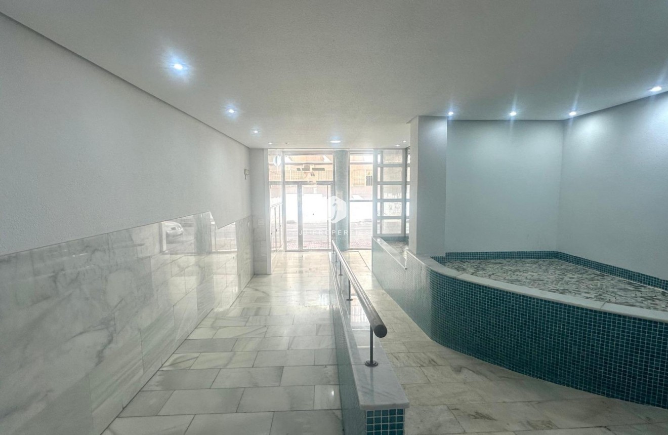 Segunda mano - Apartamento / piso -
Torrevieja - Estacion de autobuses