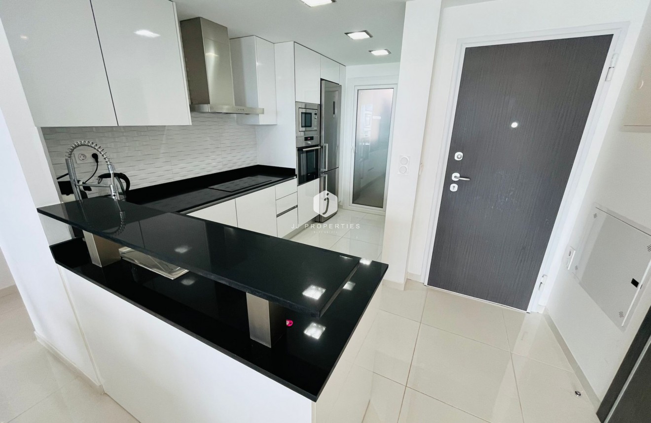 D'occasion - Appartement -
Punta Prima - Costa Blanca