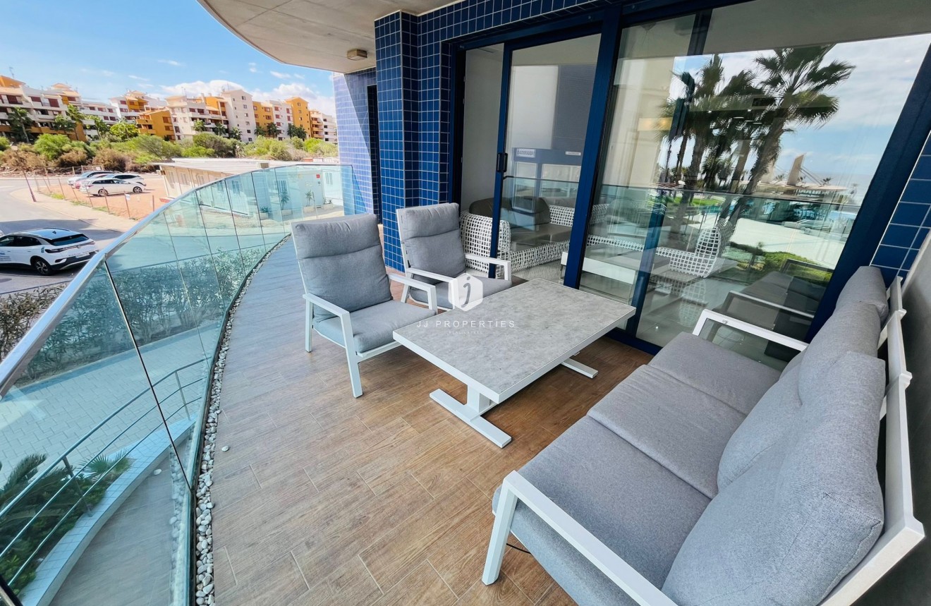 D'occasion - Appartement -
Punta Prima - Costa Blanca
