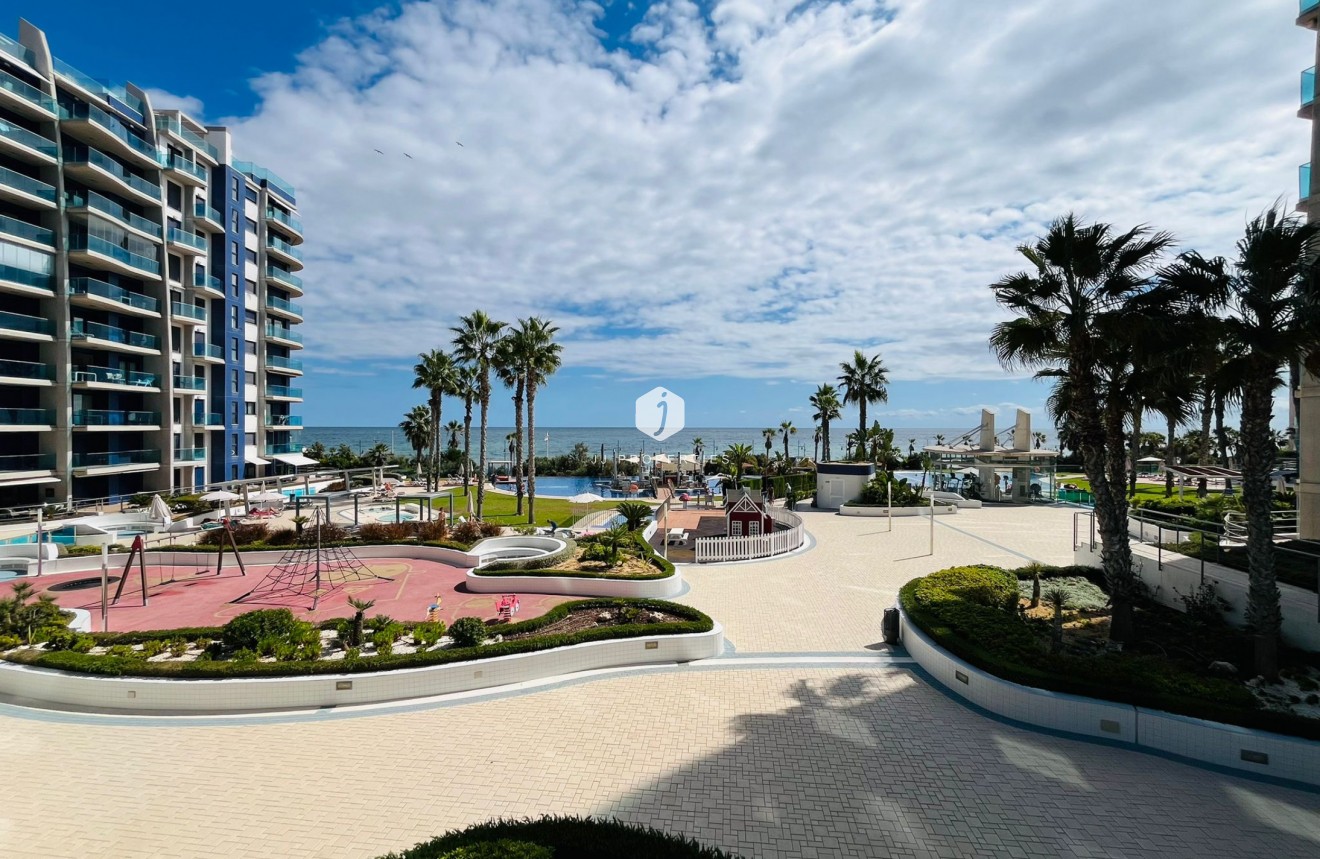 D'occasion - Appartement -
Punta Prima - Costa Blanca