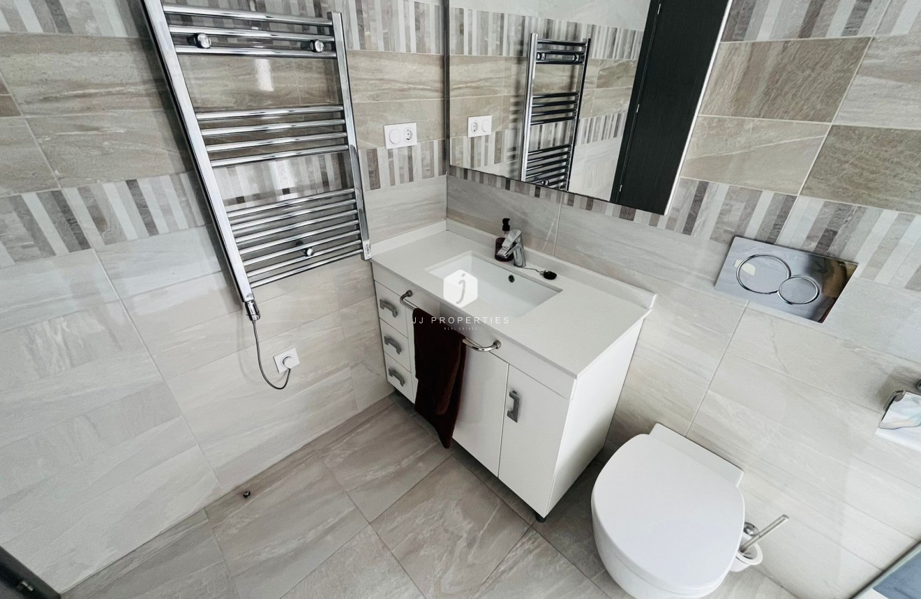 D'occasion - Appartement -
Punta Prima - Costa Blanca