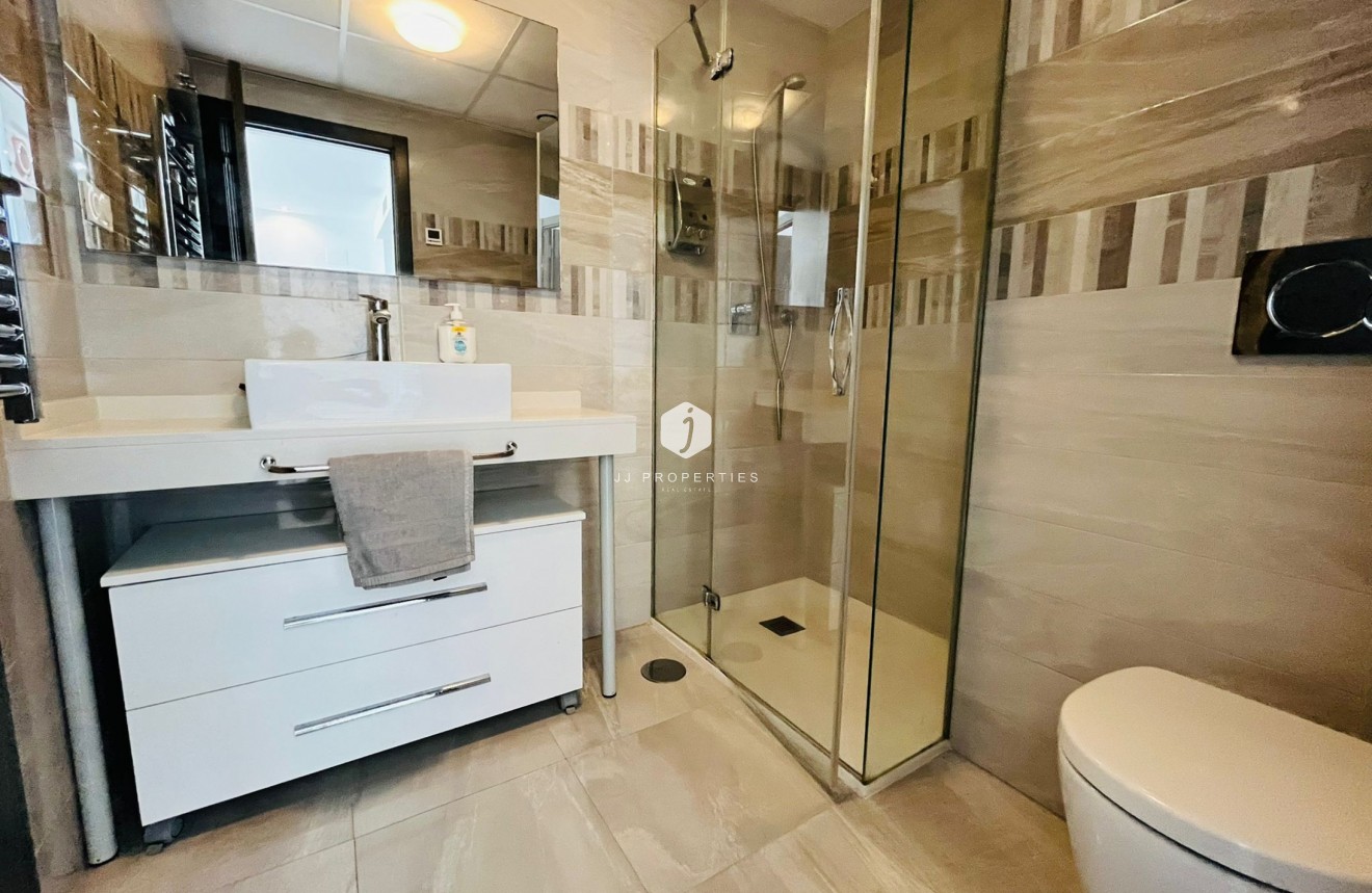 D'occasion - Appartement -
Punta Prima - Costa Blanca