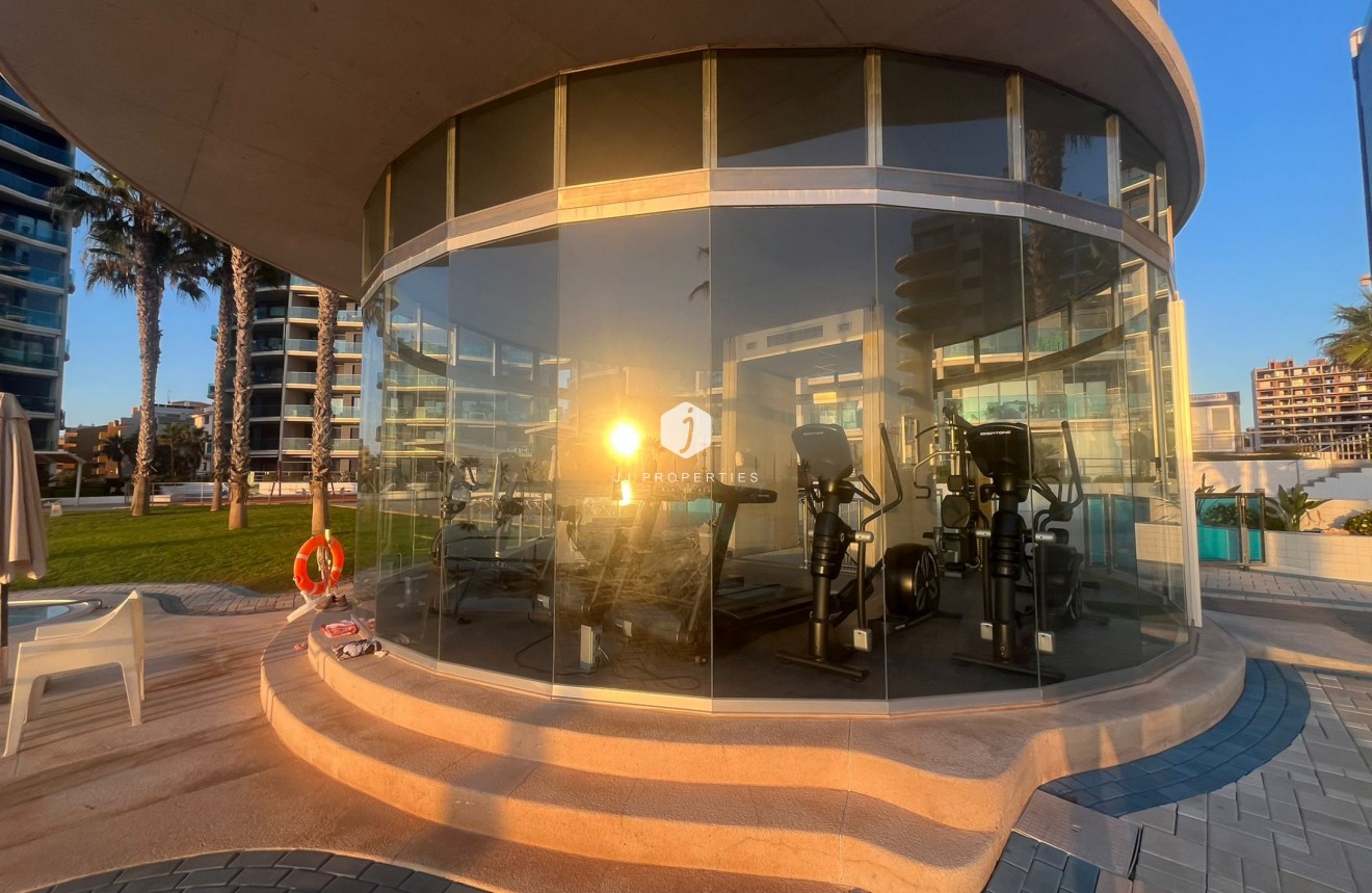 D'occasion - Appartement -
Punta Prima - Costa Blanca