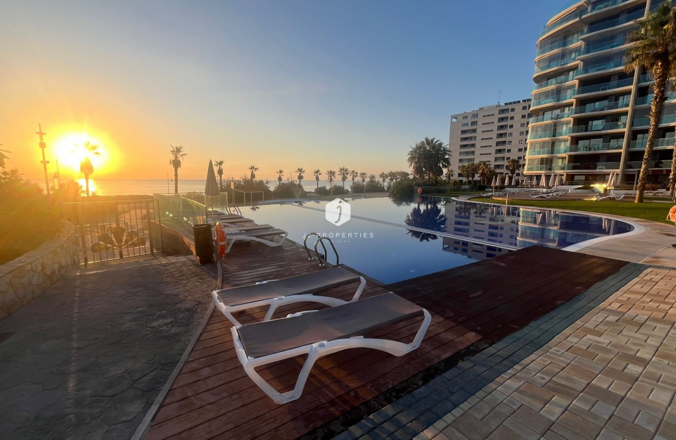 D'occasion - Appartement -
Punta Prima - Costa Blanca