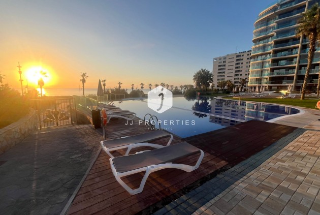 D'occasion - Appartement -
Punta Prima - Costa Blanca