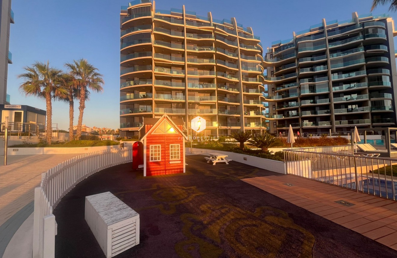 D'occasion - Appartement -
Punta Prima - Costa Blanca