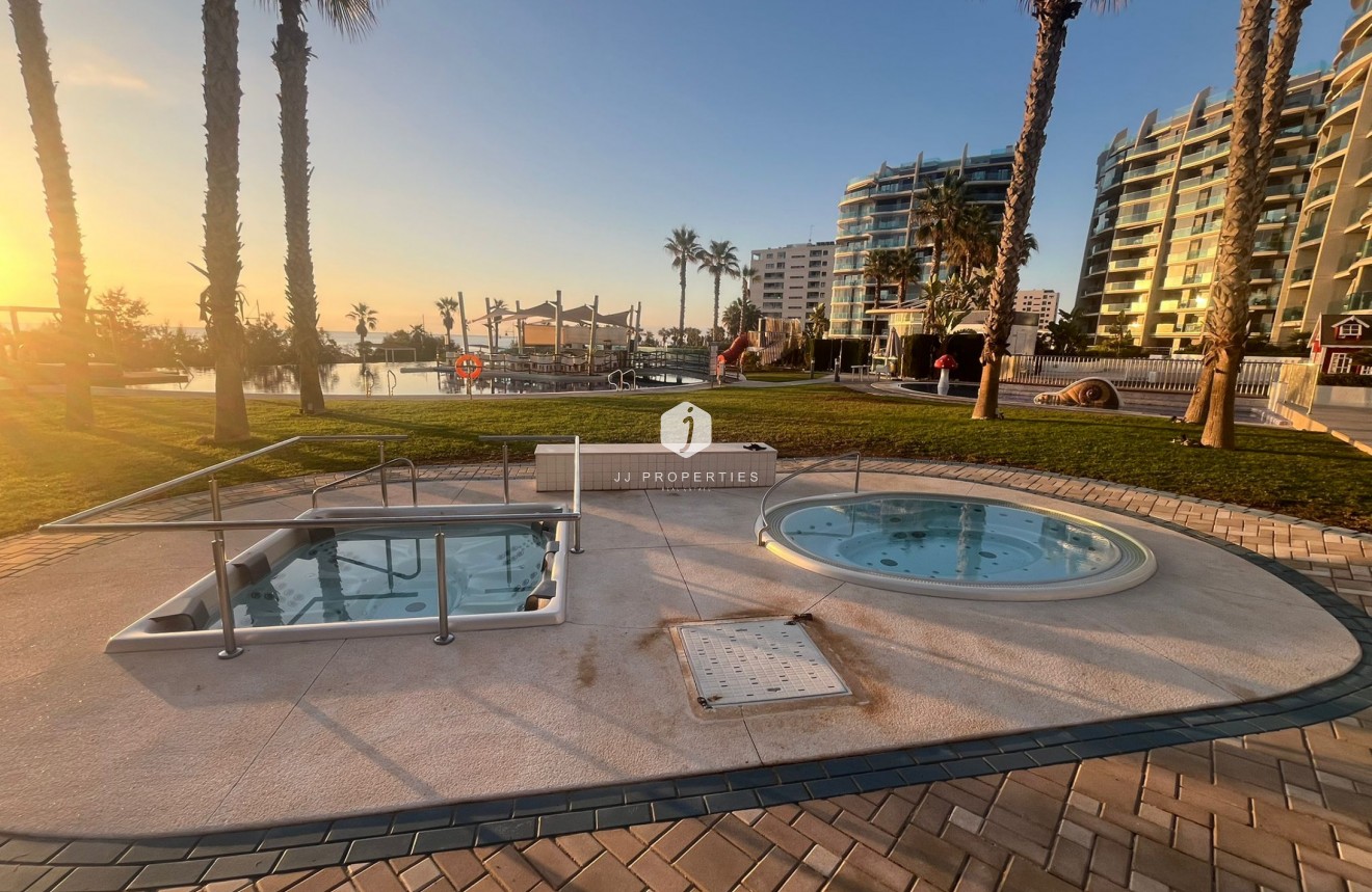 D'occasion - Appartement -
Punta Prima - Costa Blanca