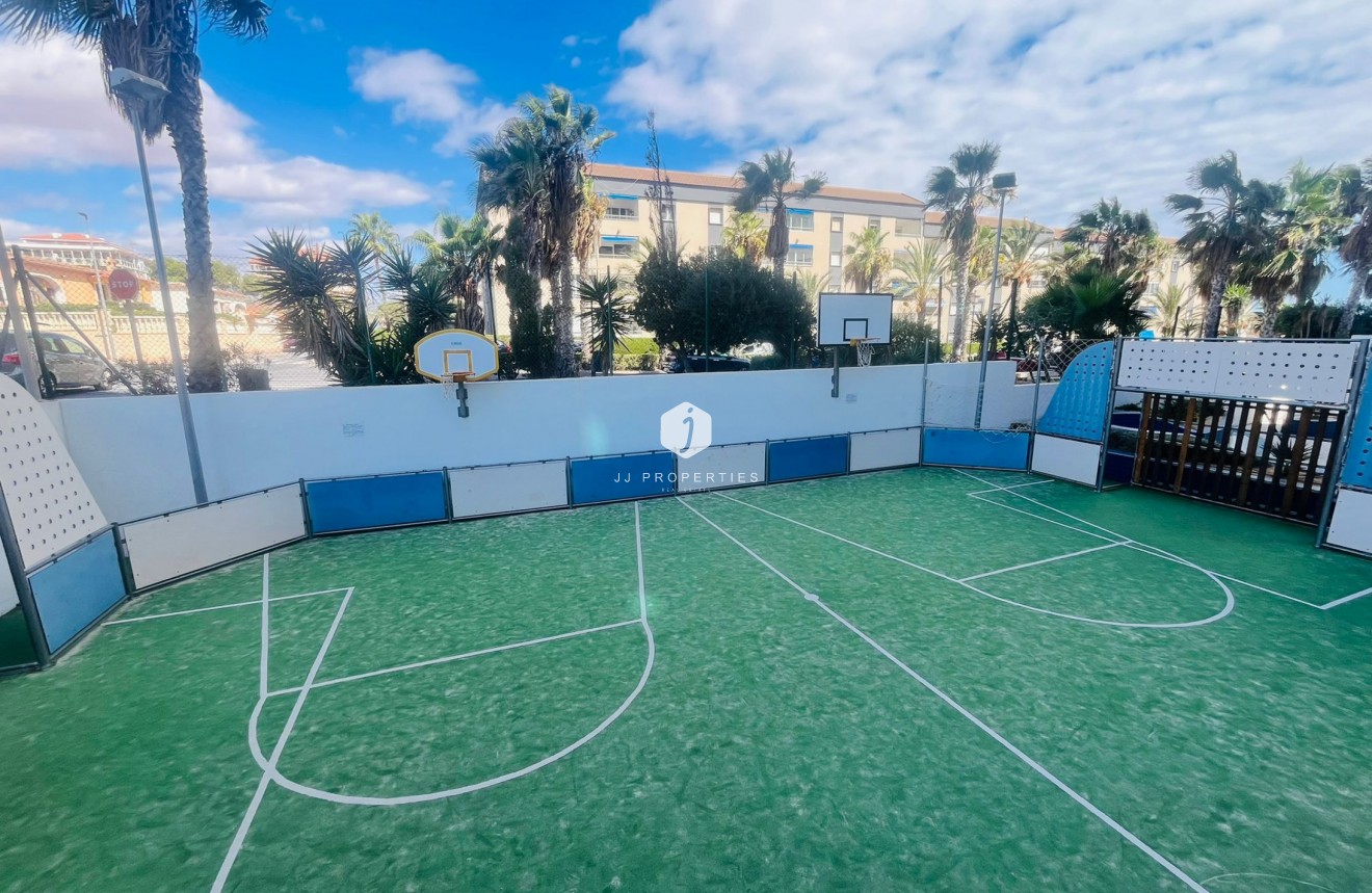 D'occasion - Appartement -
Punta Prima - Costa Blanca