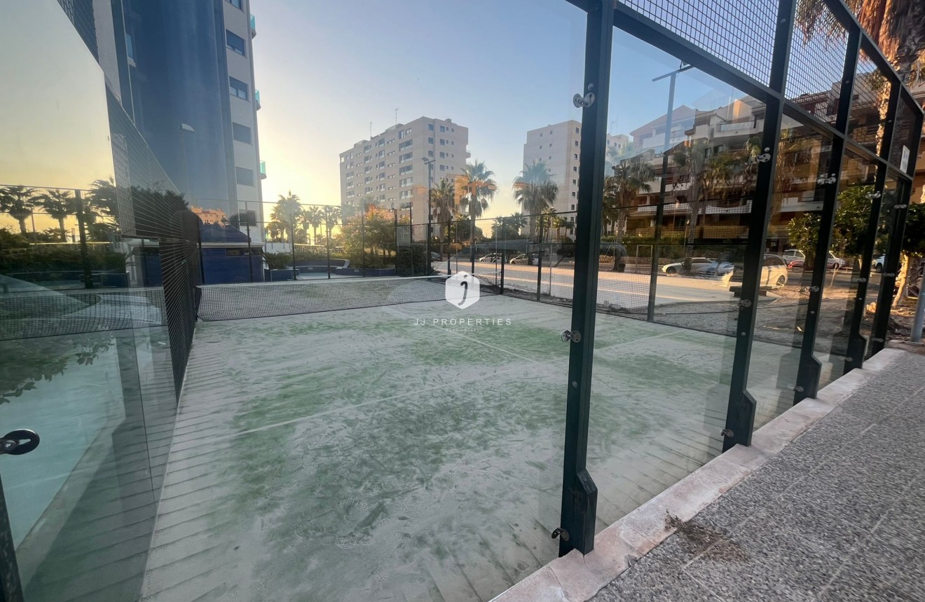 D'occasion - Appartement -
Punta Prima - Costa Blanca