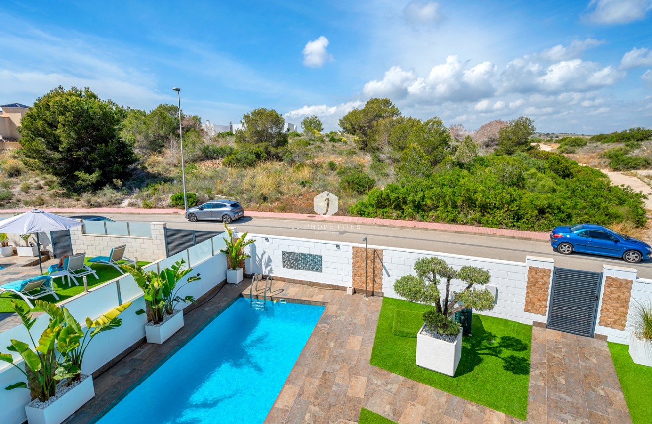 Tweedehands - Villa -
Orihuela Costa - Costa Blanca