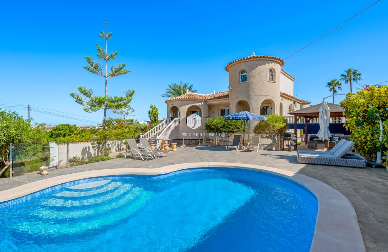 Segunda mano - Villa -
Almoradí - Inland