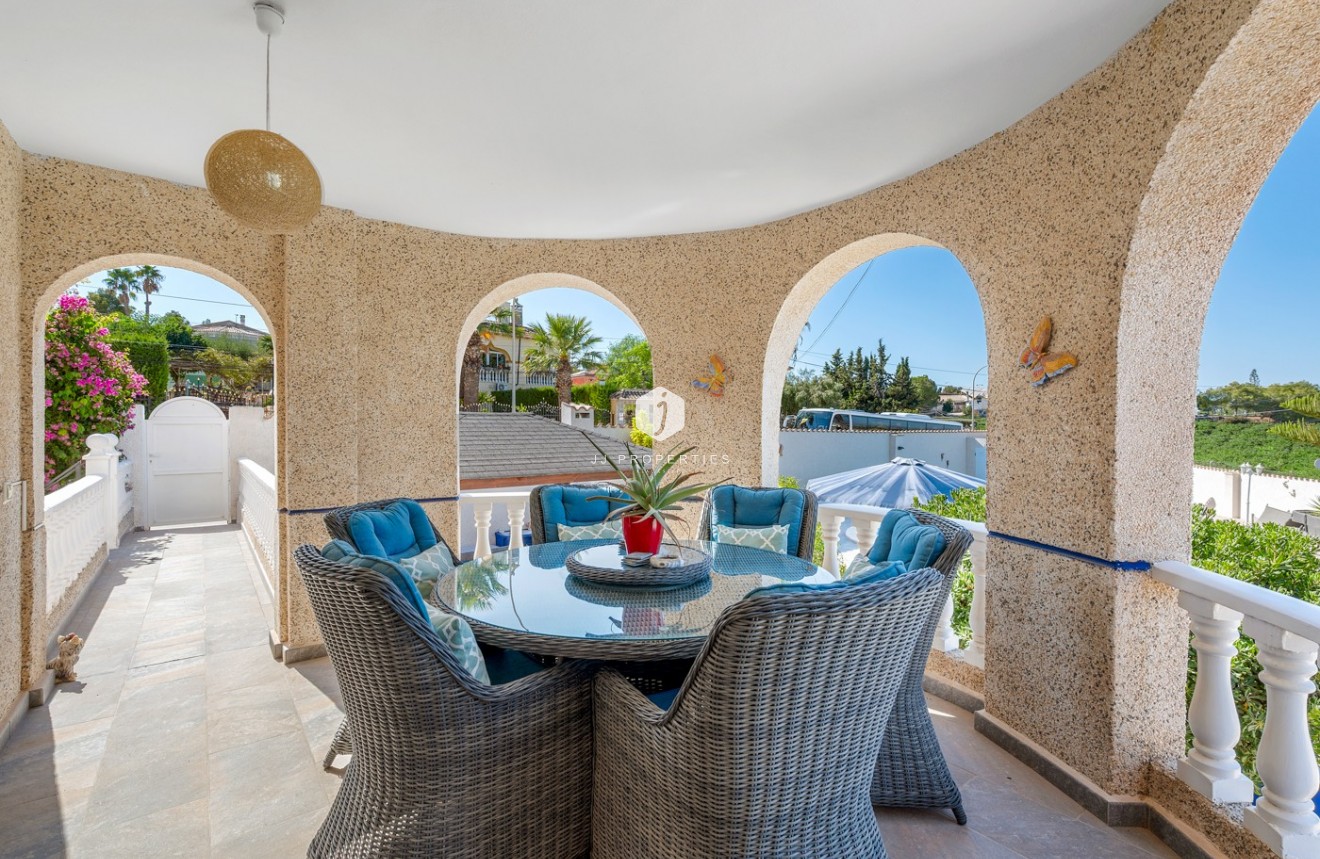 Segunda mano - Villa -
Almoradí - Inland