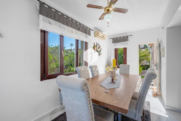 Segunda mano - Villa -
Almoradí - Inland