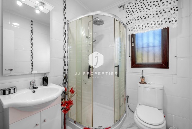 Segunda mano - Villa -
Almoradí - Inland