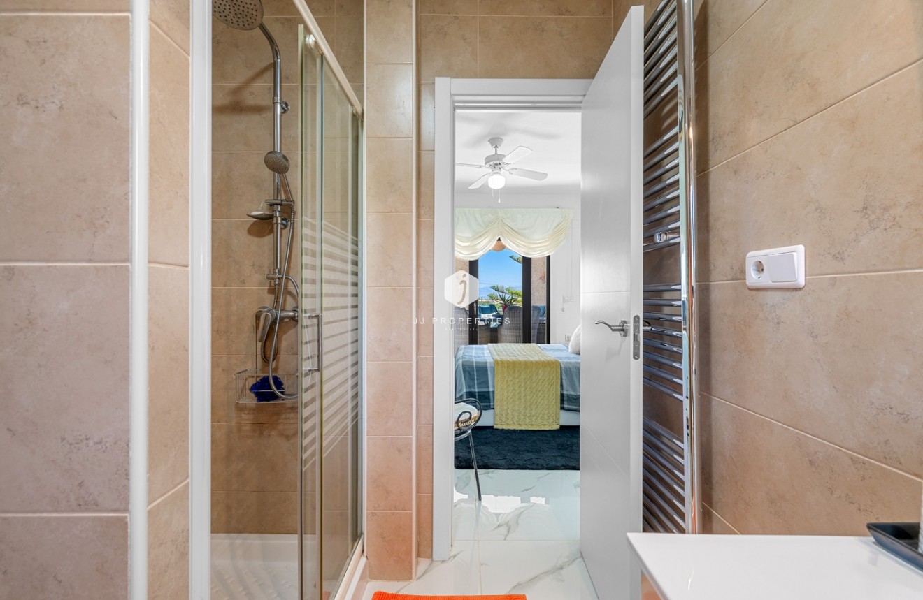 Segunda mano - Villa -
Almoradí - Inland