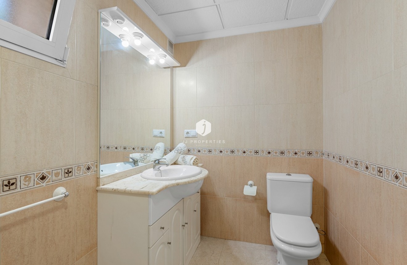 Segunda mano - Villa -
Almoradí - Inland