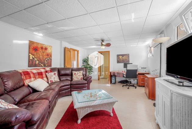 Segunda mano - Villa -
Almoradí - Inland