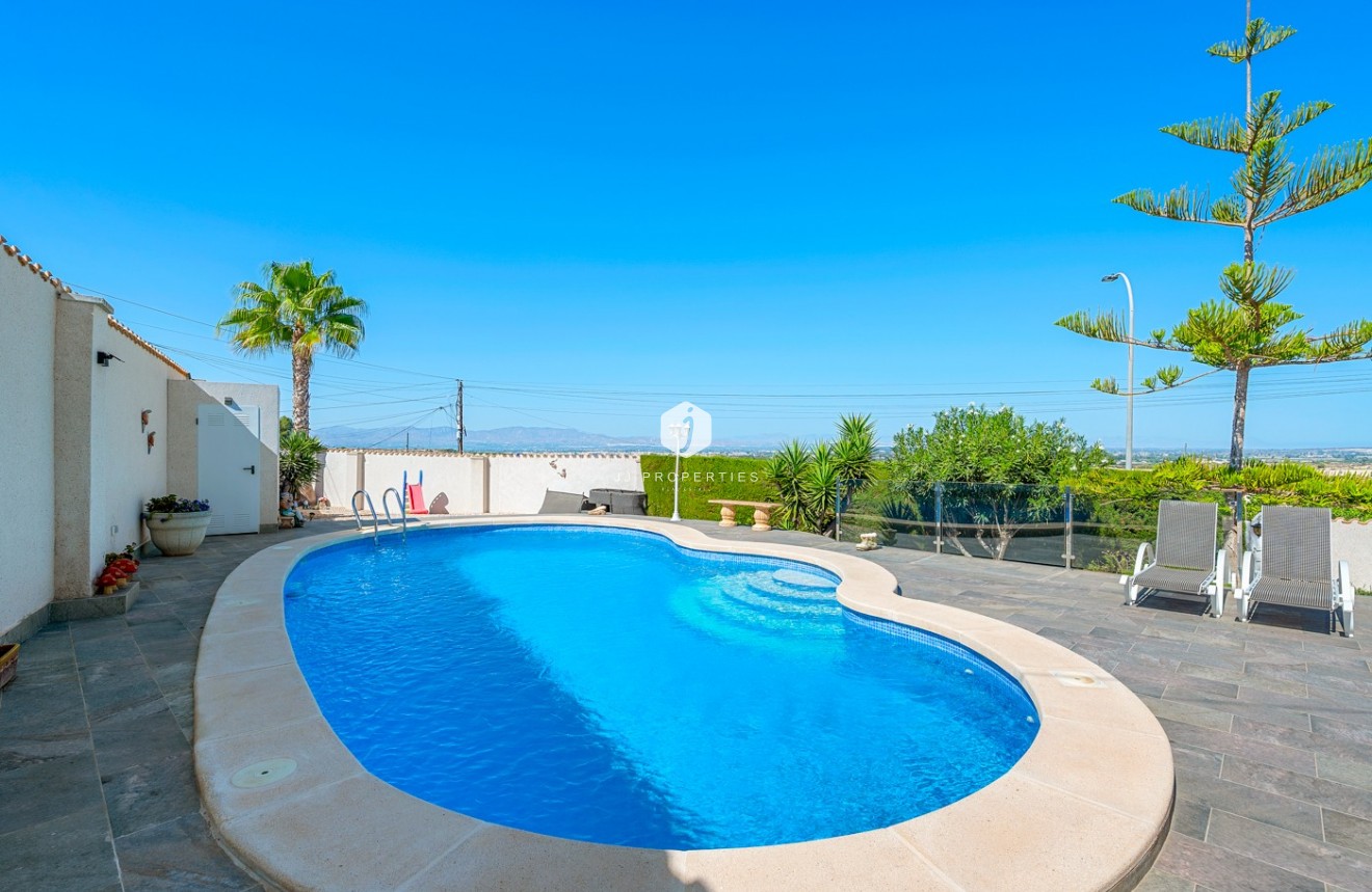 Segunda mano - Villa -
Almoradí - Inland