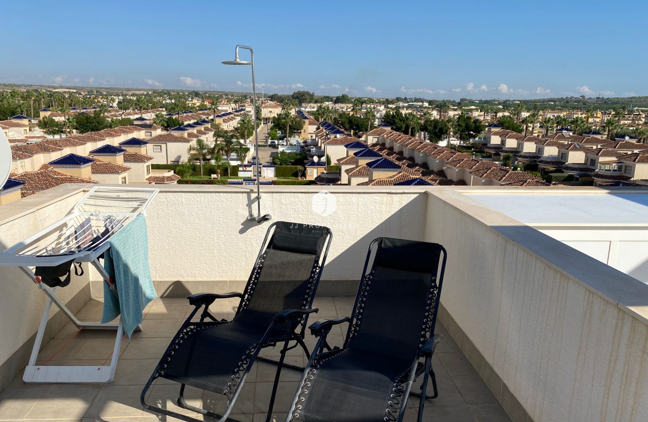 Aus zweiter Hand - Penthouse -
El Raso - Costa Blanca