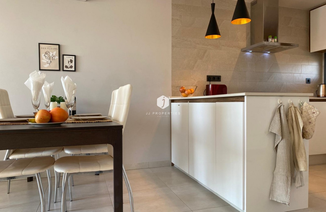 Aus zweiter Hand - Penthouse -
El Raso - Costa Blanca