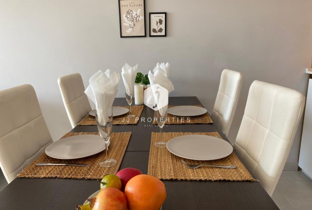 Aus zweiter Hand - Penthouse -
El Raso - Costa Blanca