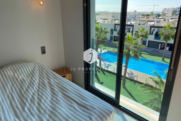Aus zweiter Hand - Penthouse -
El Raso - Costa Blanca
