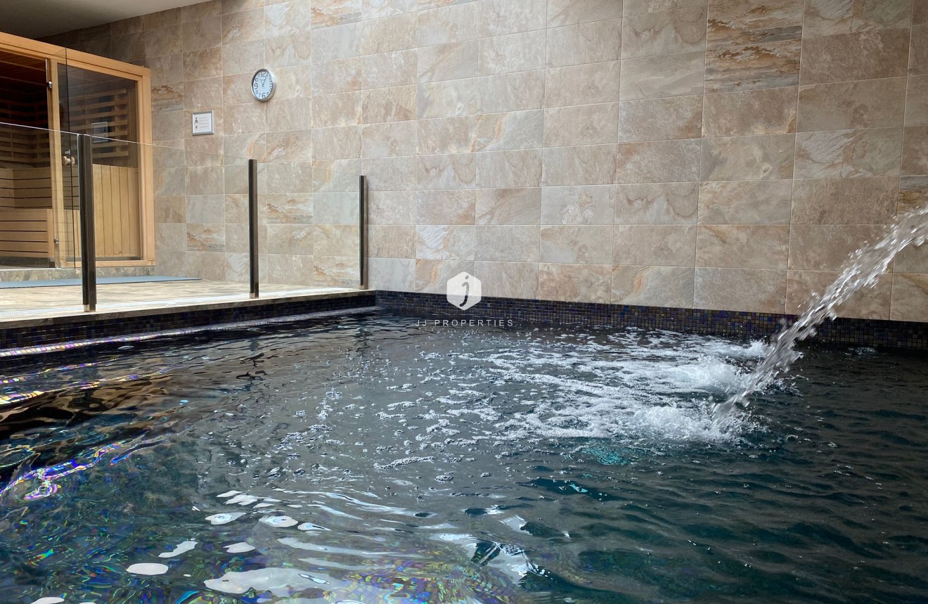 Aus zweiter Hand - Penthouse -
El Raso - Costa Blanca