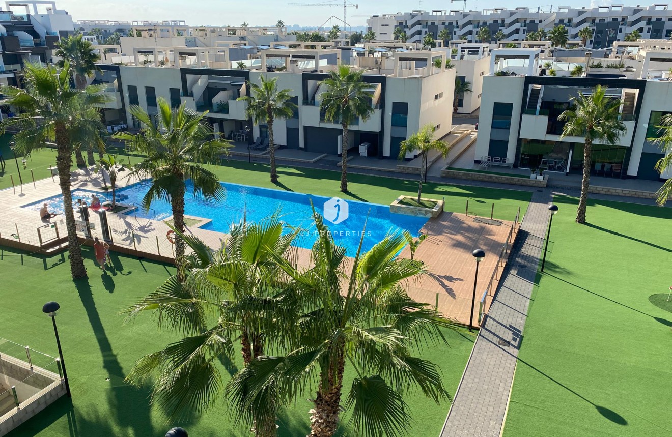 Aus zweiter Hand - Penthouse -
El Raso - Costa Blanca