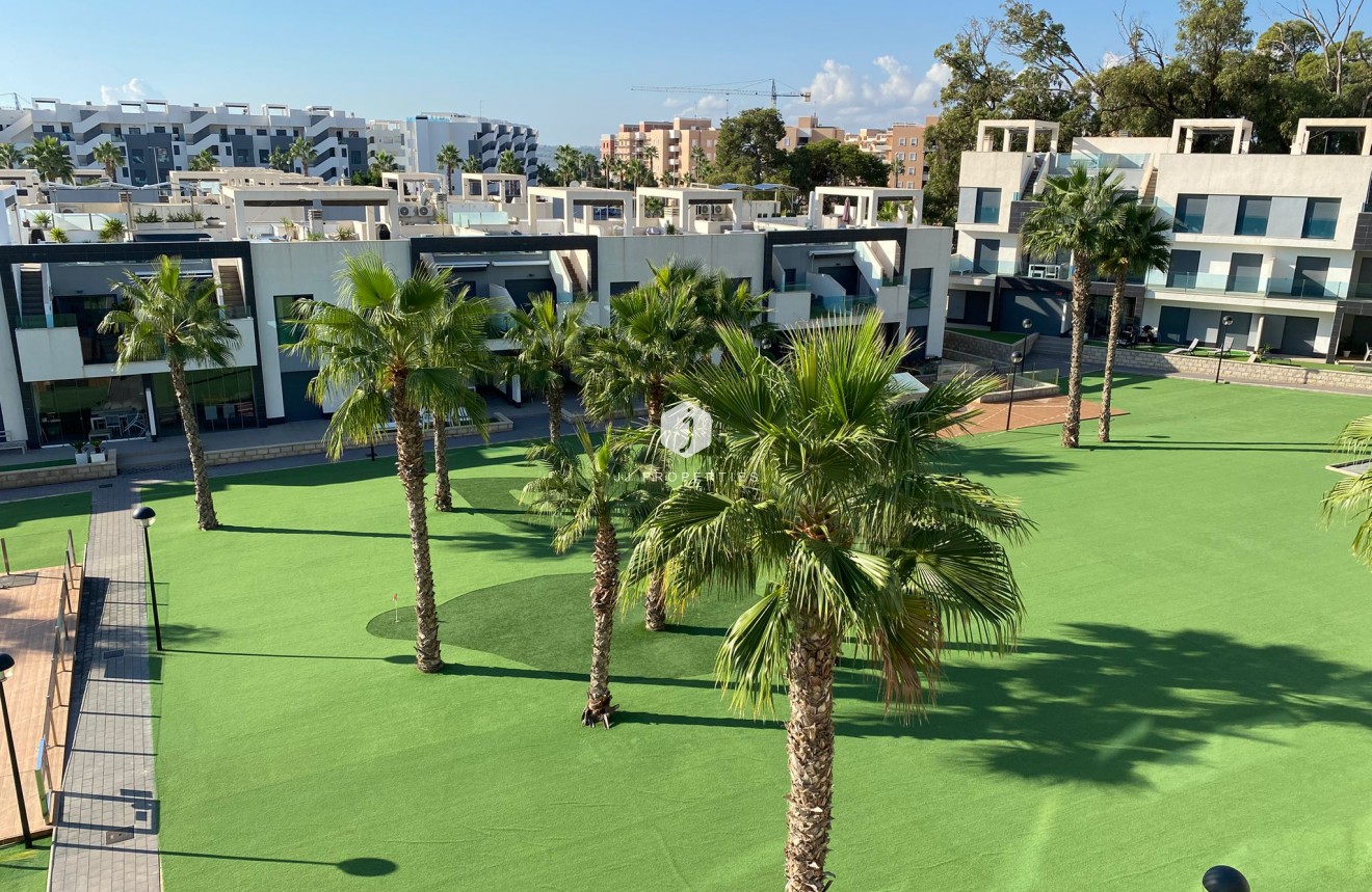 Aus zweiter Hand - Penthouse -
El Raso - Costa Blanca