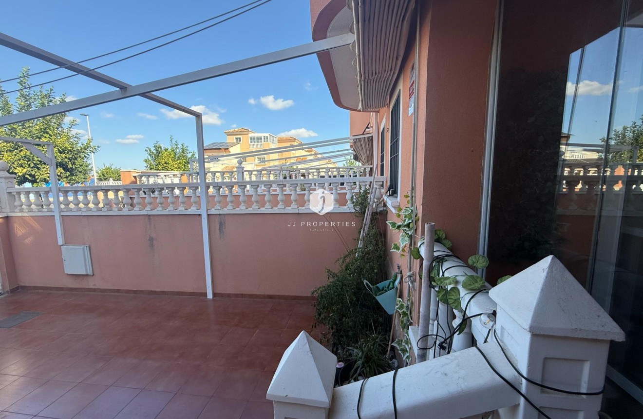 Segunda mano - Chalet -
Torrevieja - El Limonar