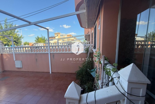 Segunda mano - Chalet -
Torrevieja - El Limonar