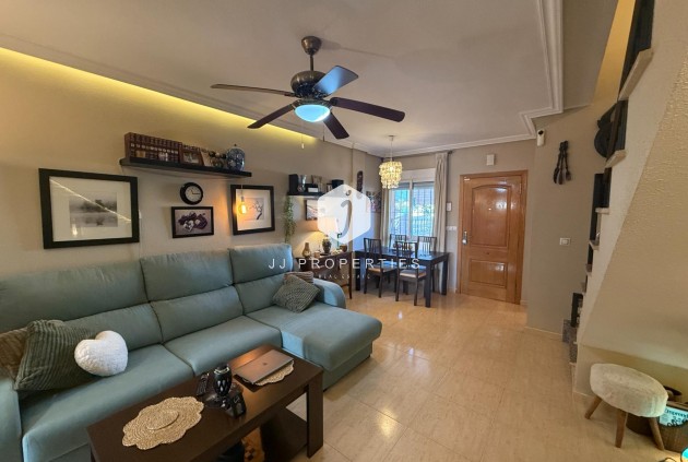 Segunda mano - Chalet -
Torrevieja - El Limonar