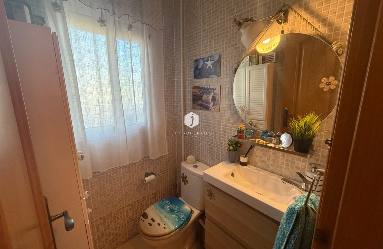 Segunda mano - Chalet -
Torrevieja - El Limonar