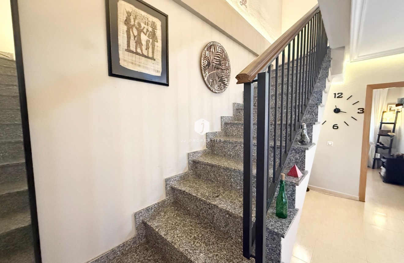 Segunda mano - Chalet -
Torrevieja - El Limonar