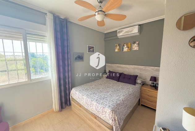 Segunda mano - Chalet -
Torrevieja - El Limonar