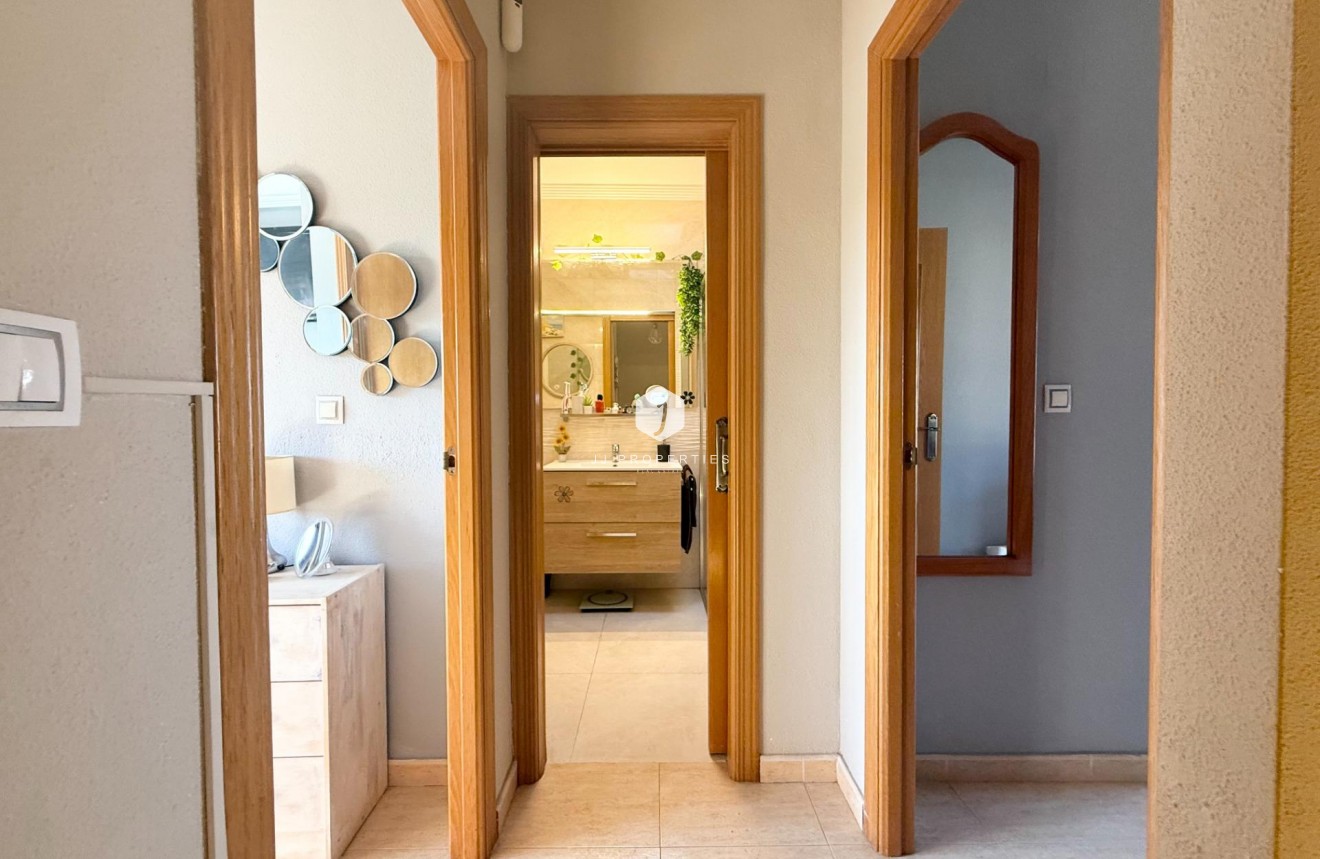 Segunda mano - Chalet -
Torrevieja - El Limonar