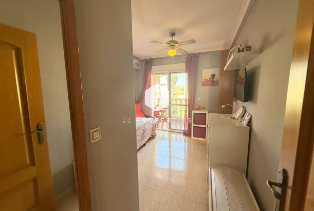 Segunda mano - Chalet -
Torrevieja - El Limonar