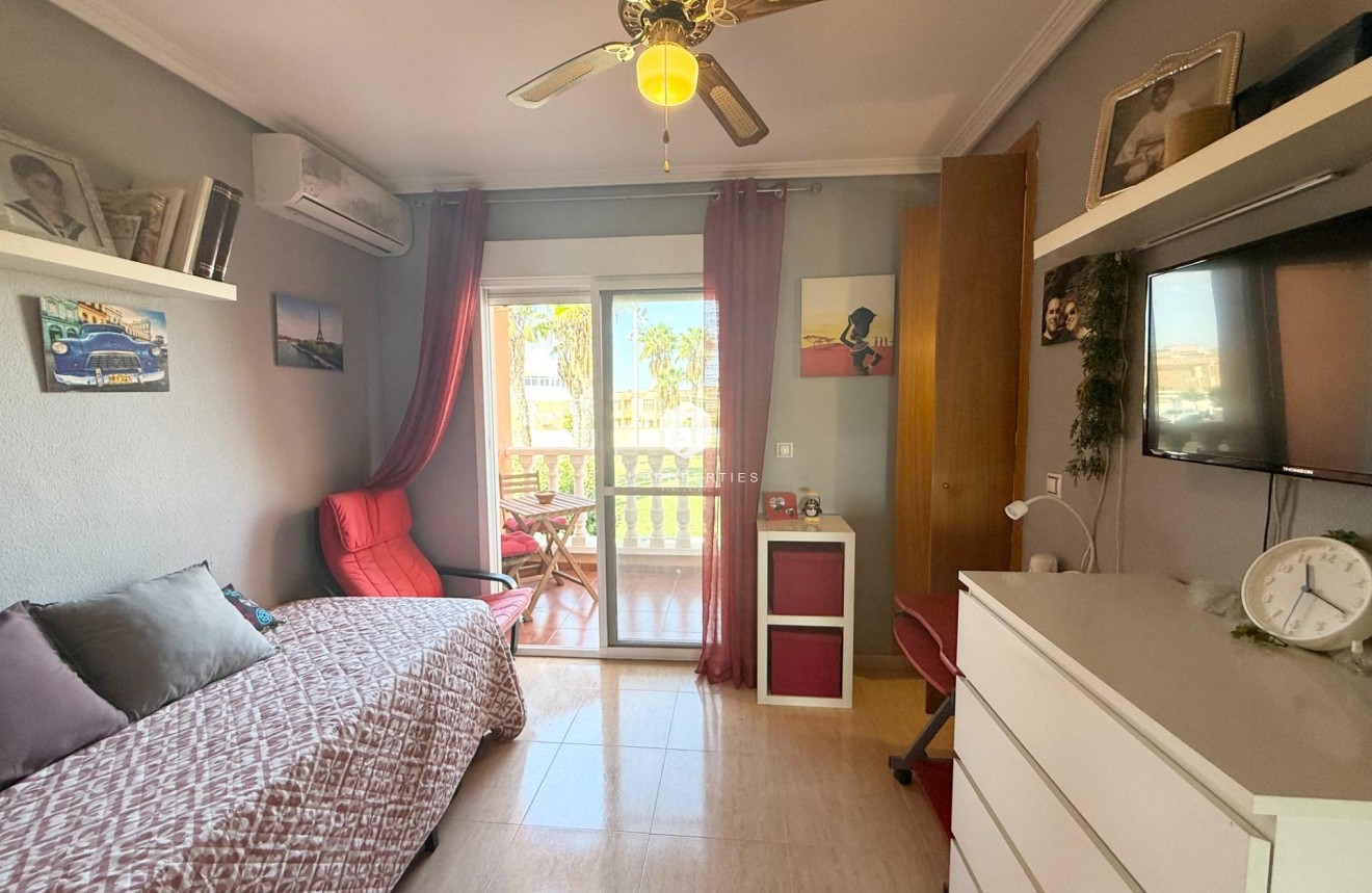 Segunda mano - Chalet -
Torrevieja - El Limonar