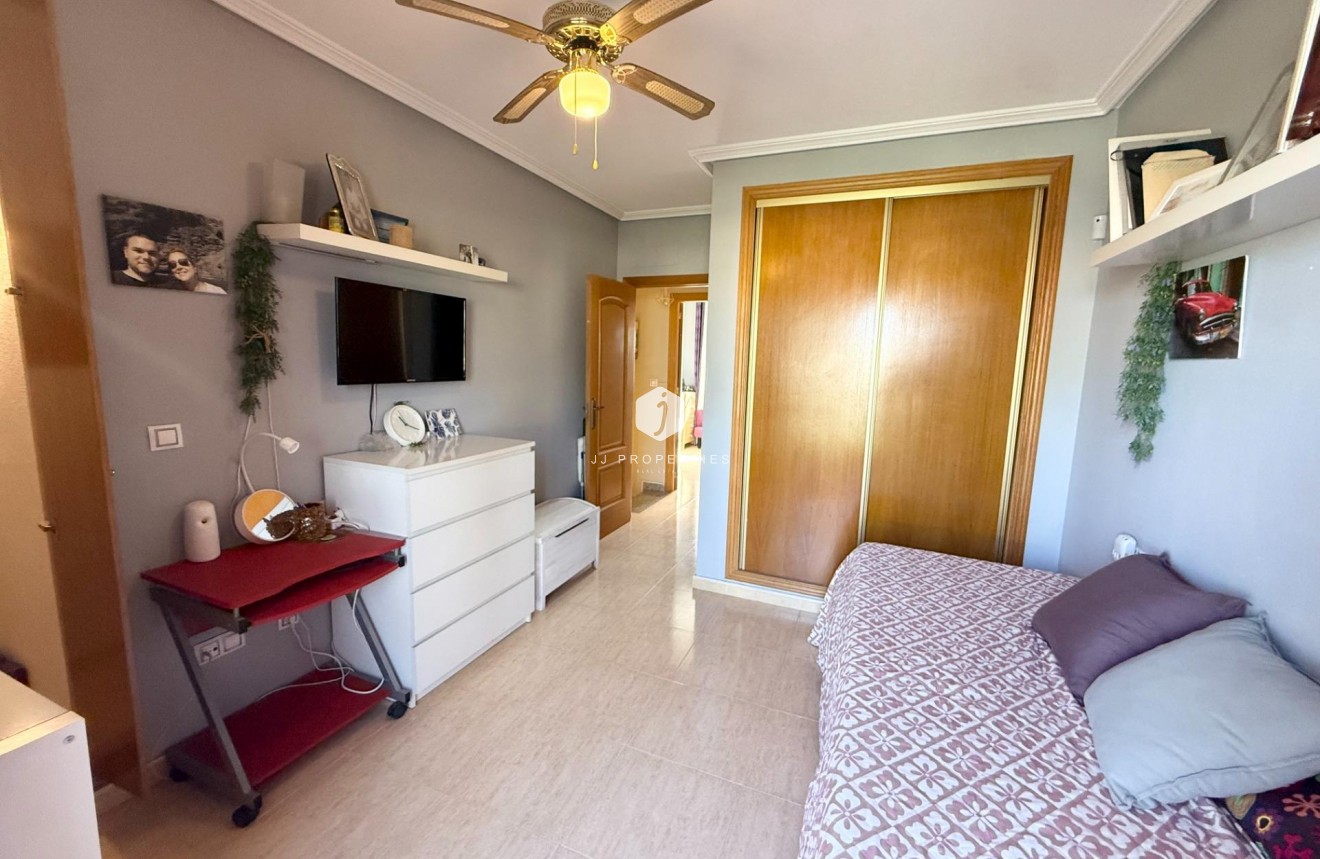 Segunda mano - Chalet -
Torrevieja - El Limonar